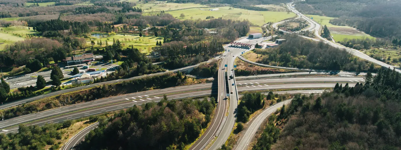 autostrada piante paesaggio